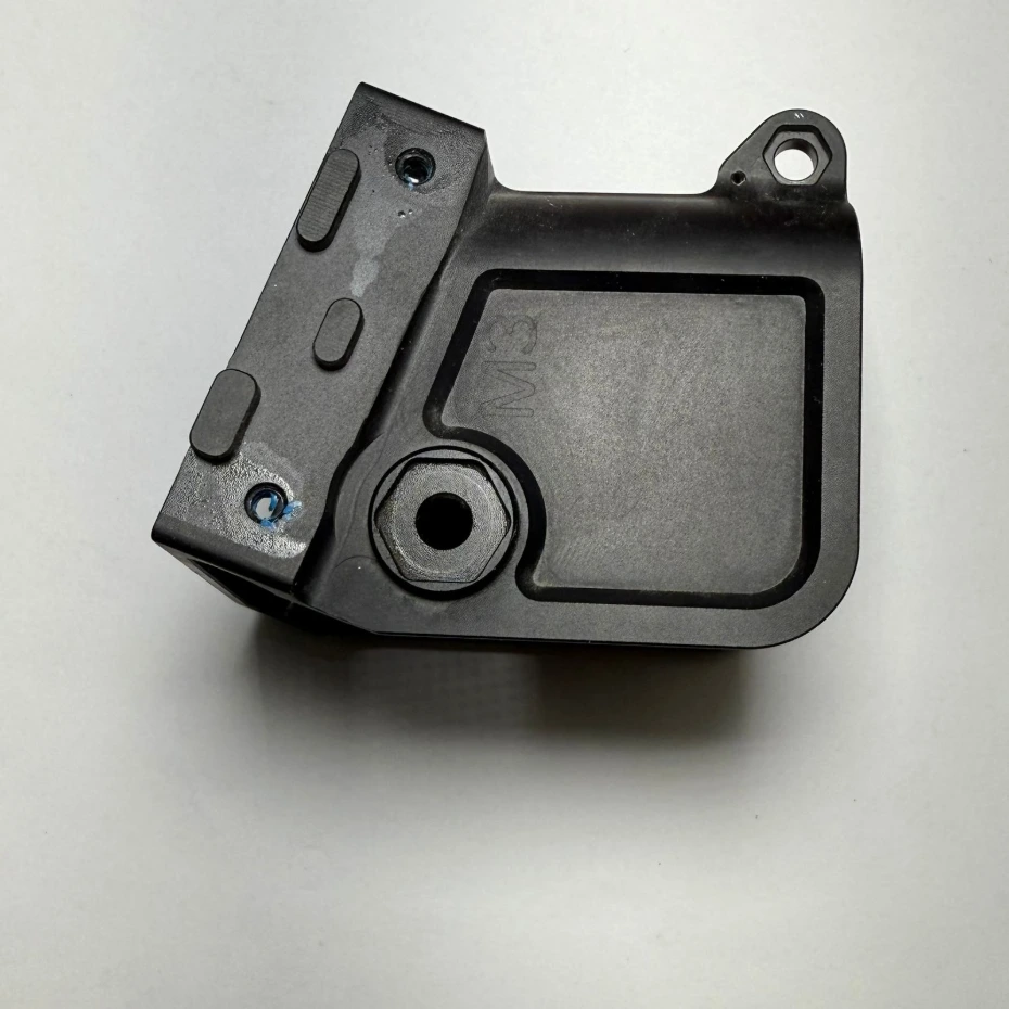 Left Aircraft Arm Connector