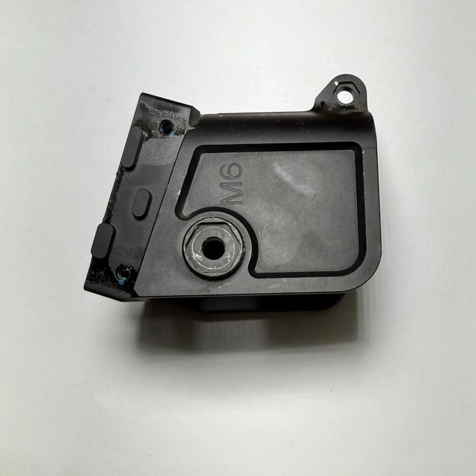 Right Aircraft Arm Connector